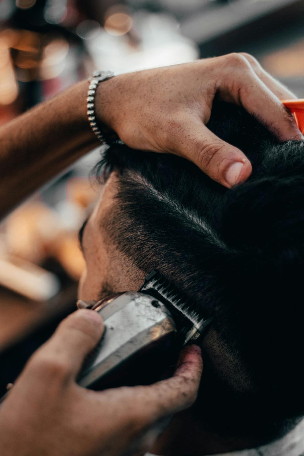 Low skin fade, scissor top